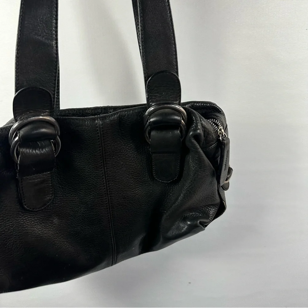 Black Leather Shoulder Bag | lorella pagano - Picture 2 of 5